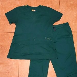 WonderWink WonderFlex Hunter Green Scrub Set